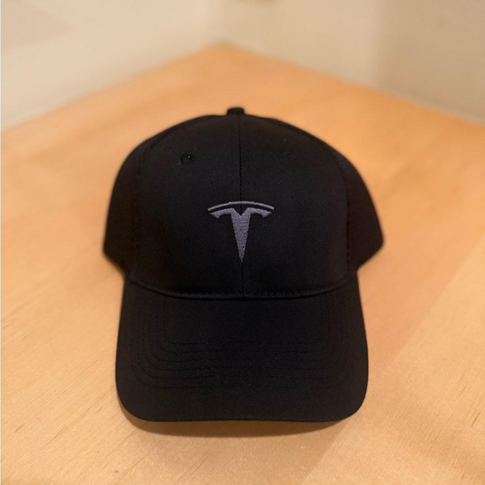 Unisex Tesla Black Hat Cap (new, never worn!)